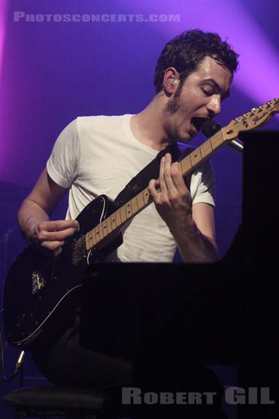 EDITORS - 2008-04-07 - PARIS - Le Bataclan - Thomas Michael Henry Smith